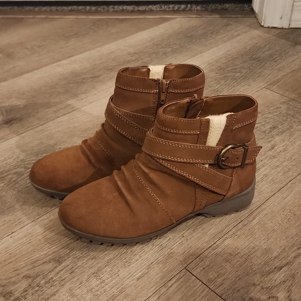 Sporto Women's Melda Waterproof Suede Bootie Size 5.5